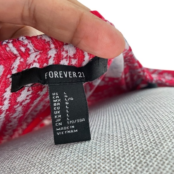 Forever 21 Red and White Floral Dress
Red floral maxi dress size L - Picture 10 of 13